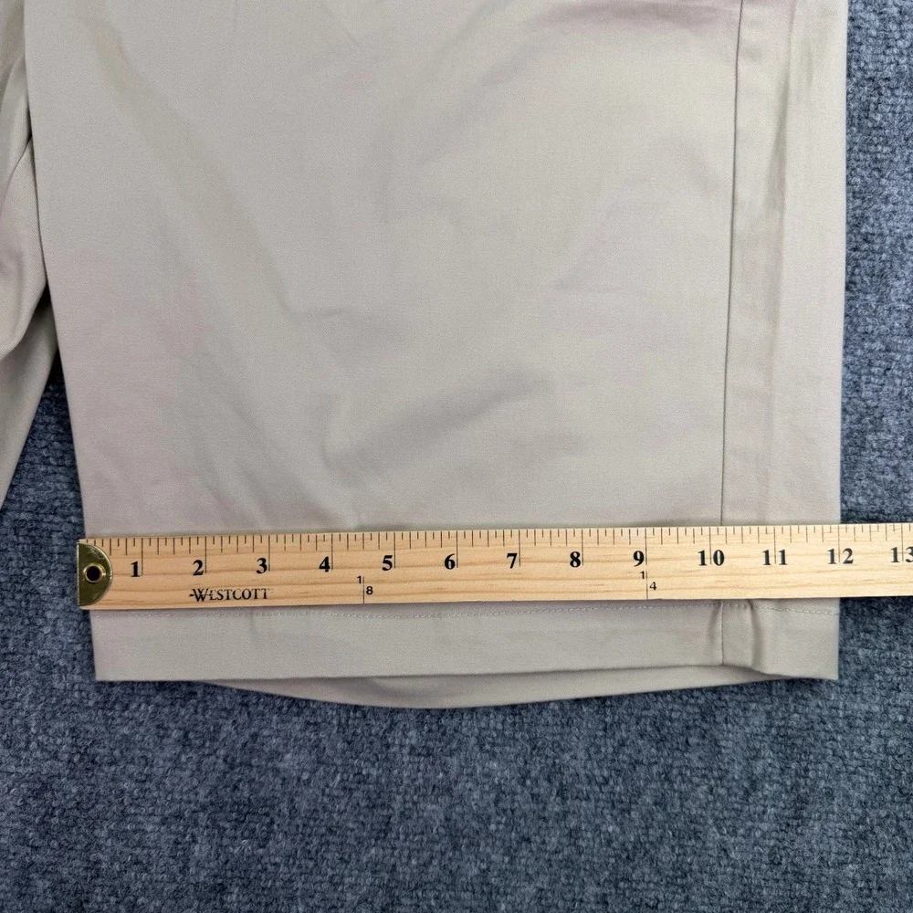 Croft & Barrow Shorts Womens 18 (38x10) Khaki Bermuda Mid Rise Secretly Slimming